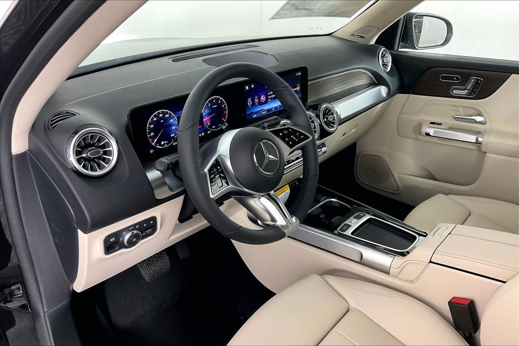 New 2026 Mercedes-Benz GLB 250 4MATIC image 6