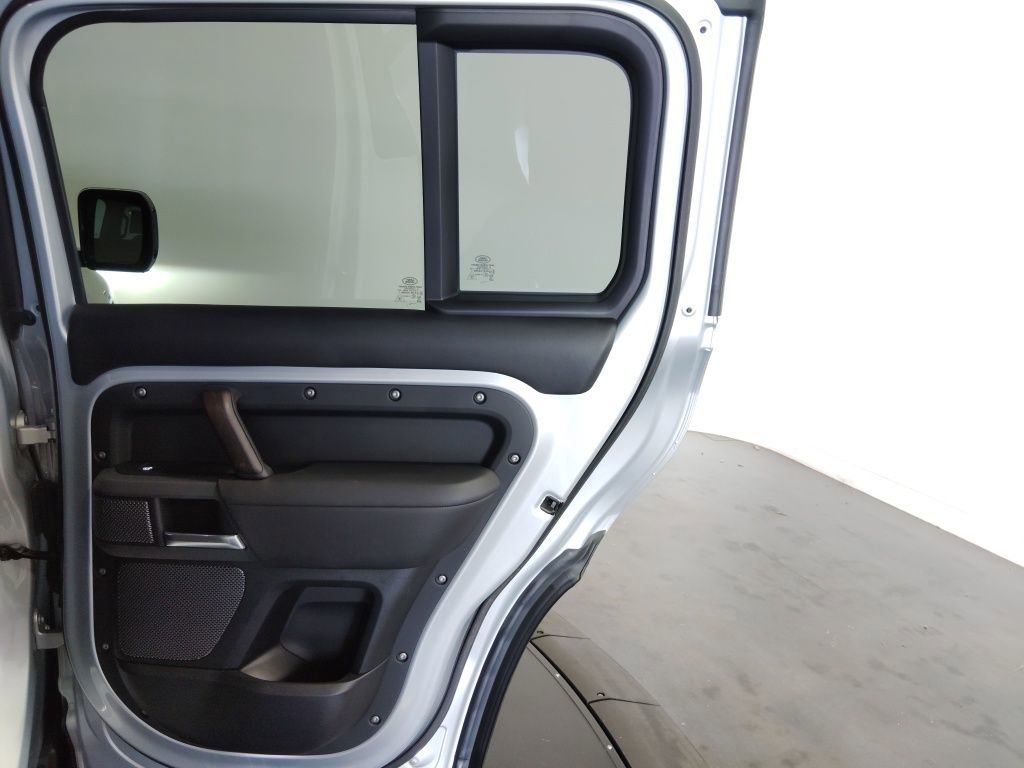 Used 2022 Land Rover Defender 110 X AWD/4WD image 44