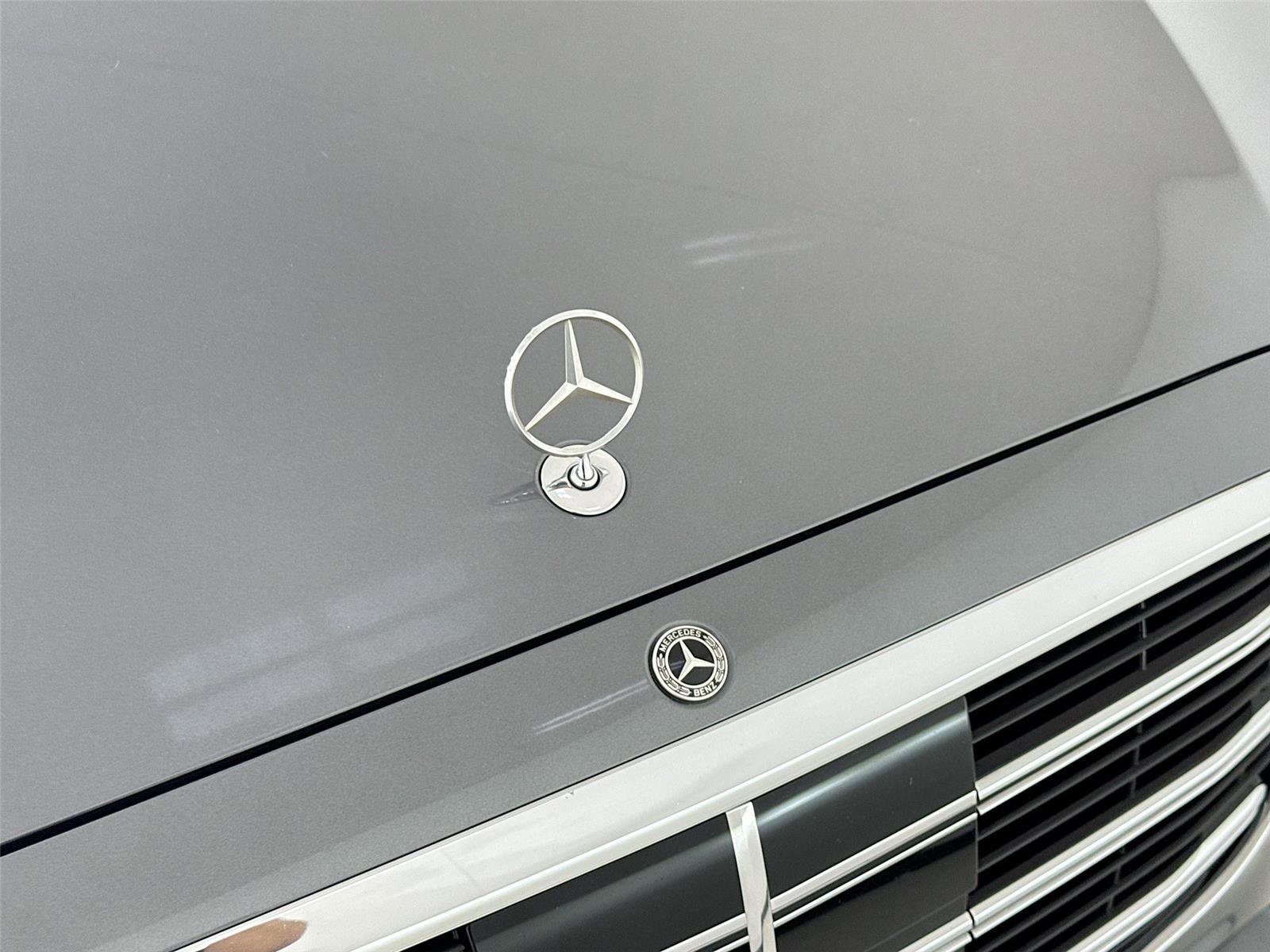 Used 2023 Mercedes-Benz S 500 4MATIC w/ AMG Line image 35