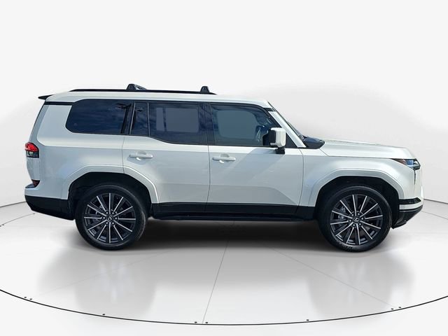 Used 2025 Lexus GX 550 w/ Accessory Package (2T) AWD/4WD image 2