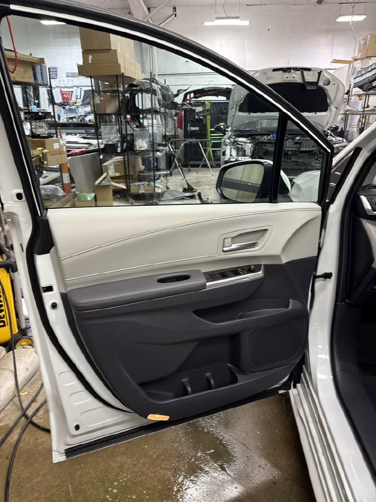 Used 2024 Toyota Sienna XLE image 25