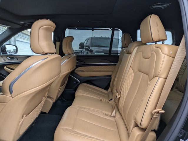Used 2022 Jeep Grand Cherokee L Summit w/ Advanced Protech Group IV AWD/4WD image 14