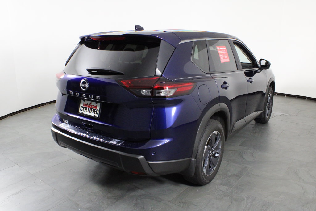 Certified 2025 Nissan Rogue SV FWD image 4