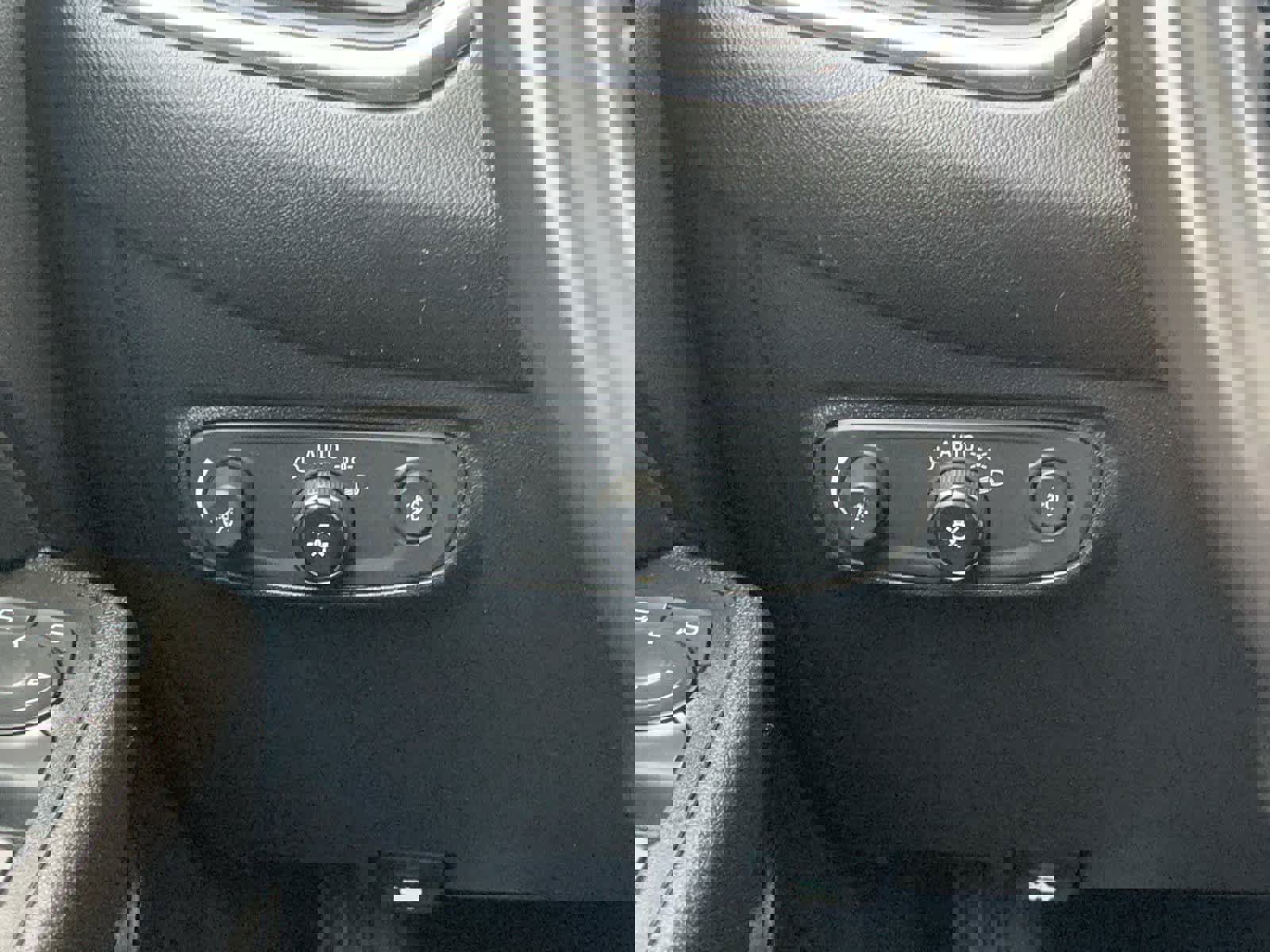 Certified 2020 Chevrolet Equinox Premier image 23