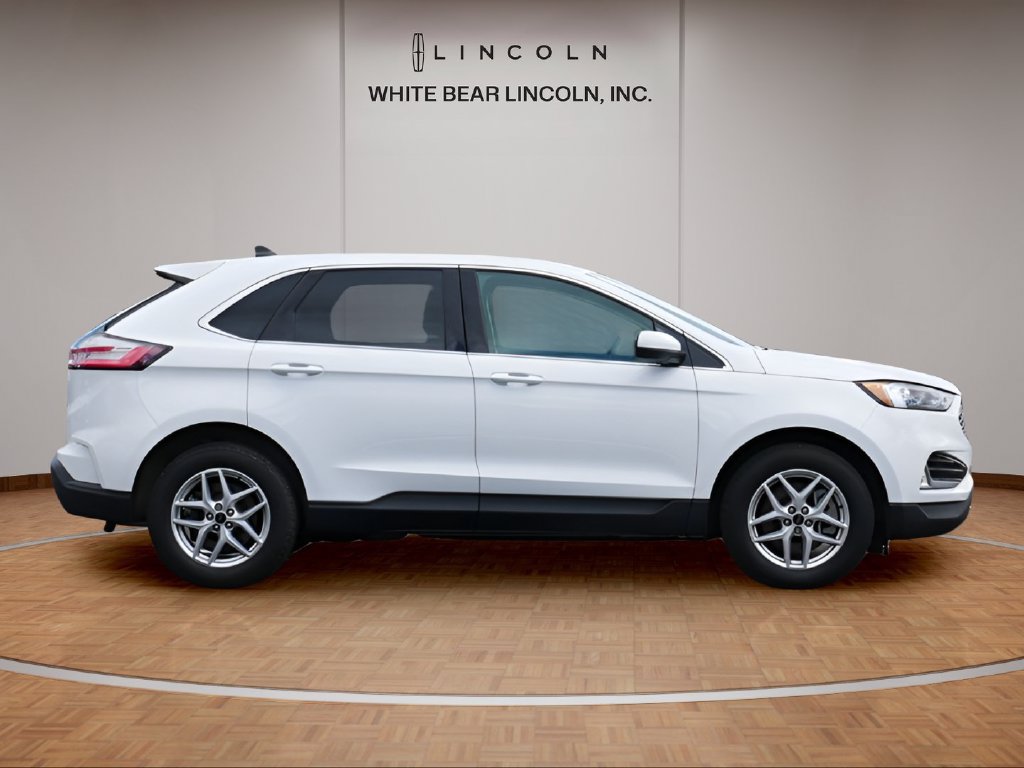Used 2024 Ford Edge SEL w/ Convenience Package AWD/4WD image 4
