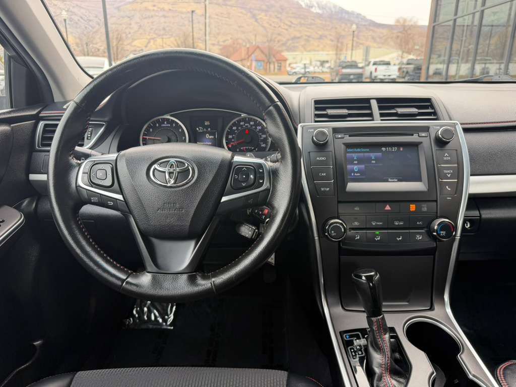 Used 2016 Toyota Camry SE image 14