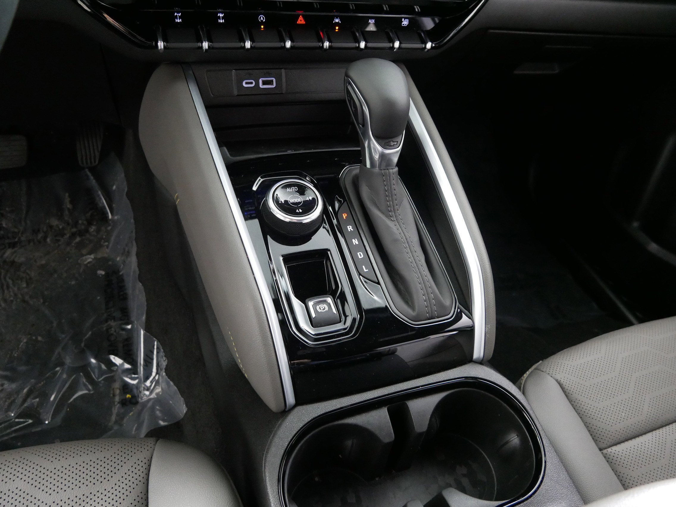 Used 2025 Chevrolet Colorado ZR2 w/ Technology Package image 24