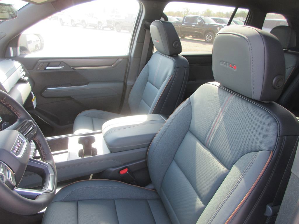 New 2026 GMC Acadia AT4 w/ Luxury Package AWD/4WD image 11