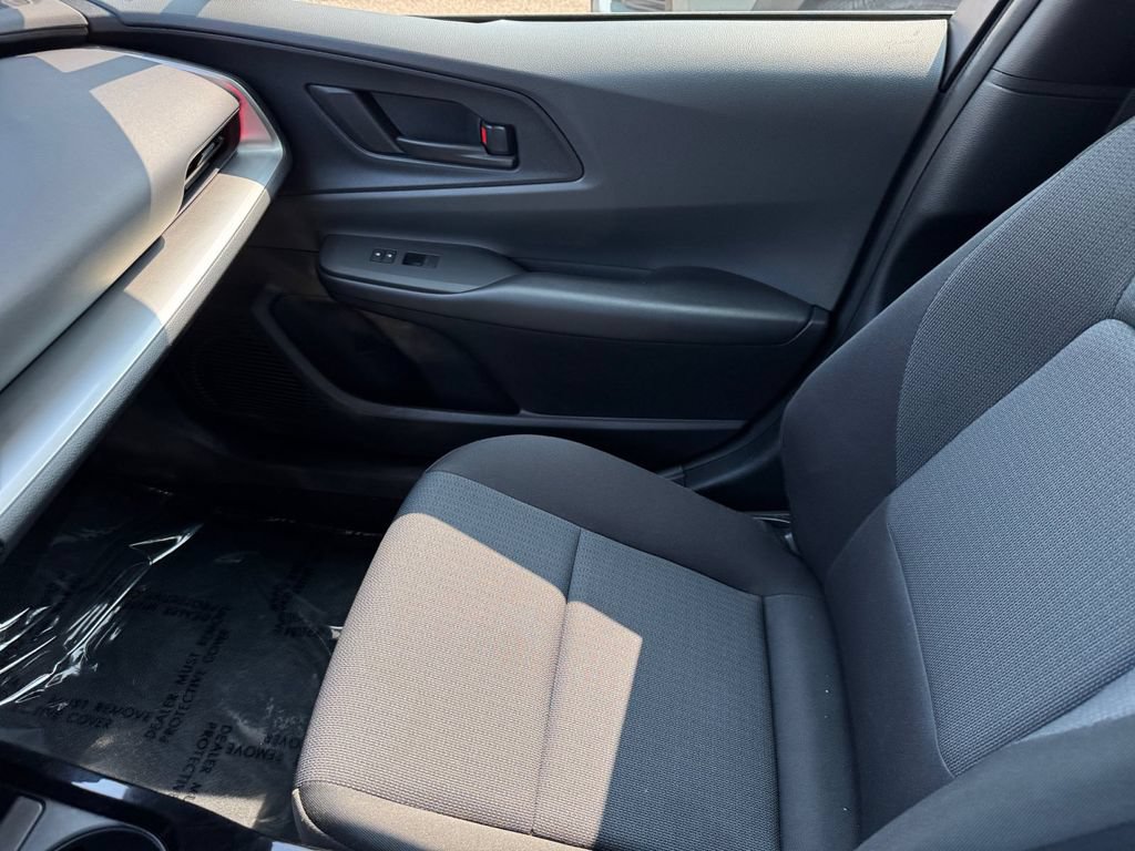 Certified 2024 Toyota Prius LE FWD image 30