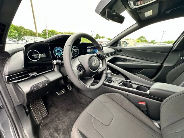 New 2025 Hyundai Elantra SEL image 9