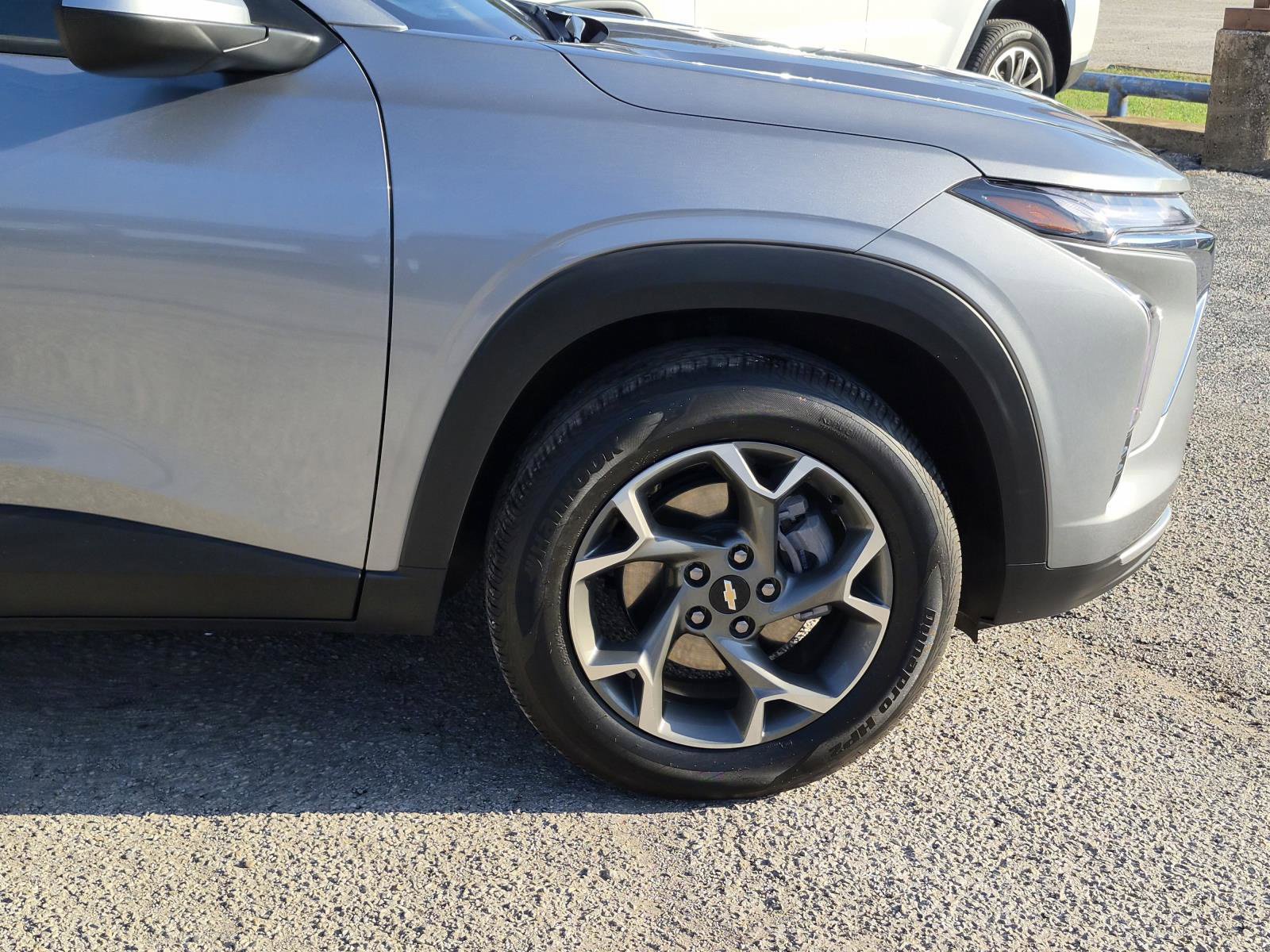 Used 2026 Chevrolet Trax LT FWD image 7