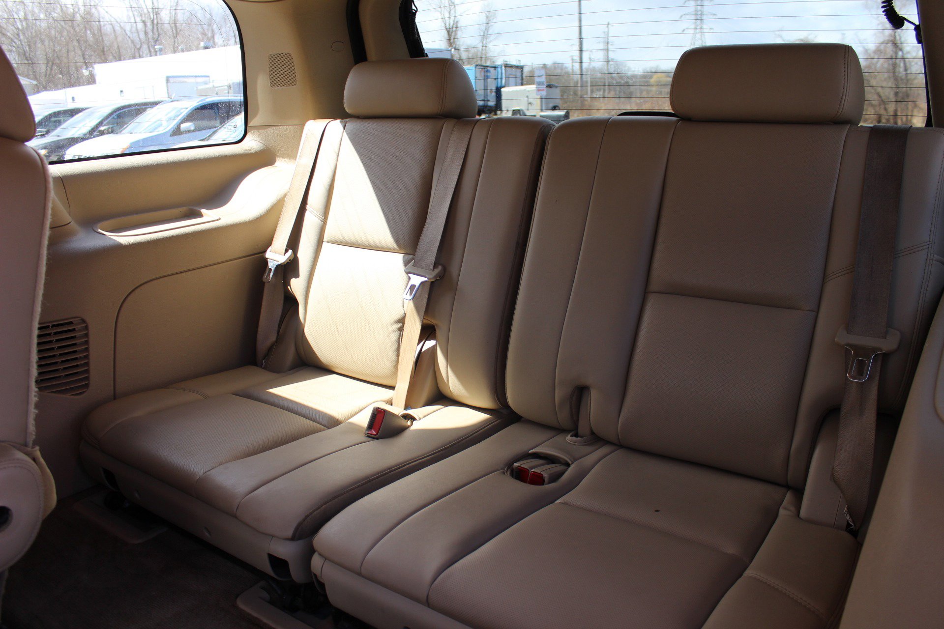 Used 2011 GMC Yukon Denali image 37