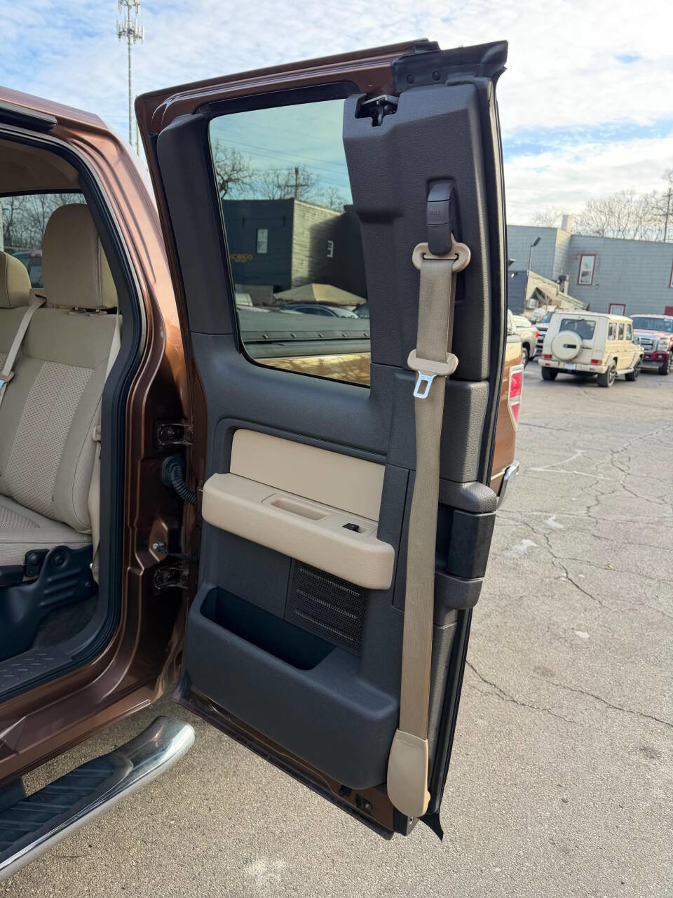 Used 2011 Ford F150 XLT w/ XLT Chrome Pkg image 11