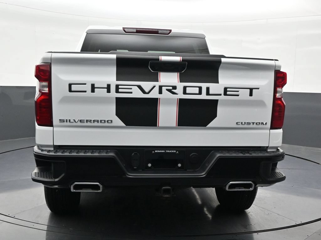 Used 2025 Chevrolet Silverado 1500 Custom Trail Boss AWD/4WD image 4