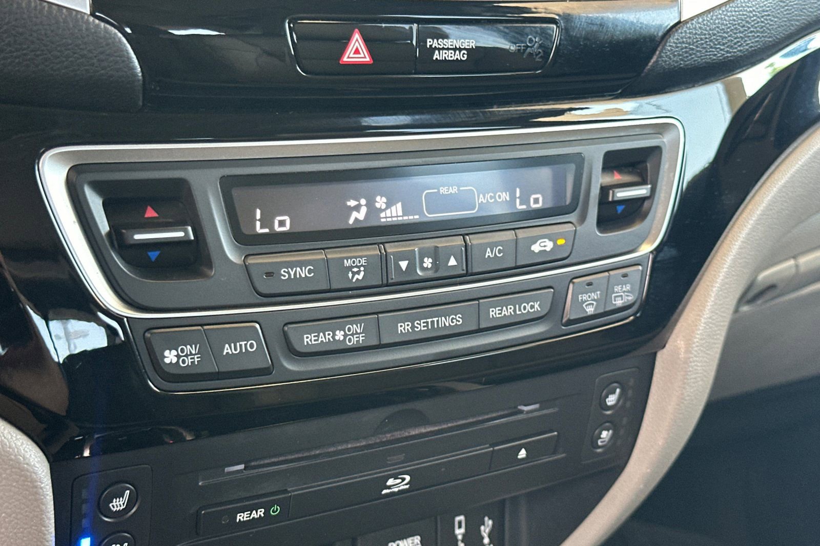Used 2017 Honda Pilot Elite image 18