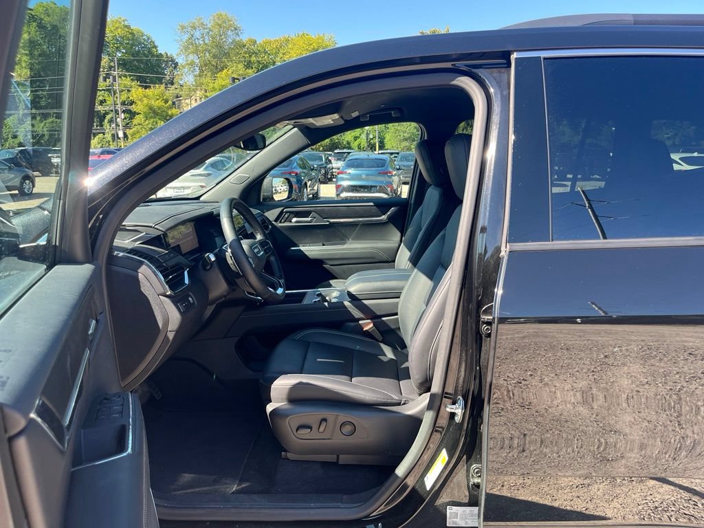 Used 2024 GMC Acadia Elevation FWD image 18
