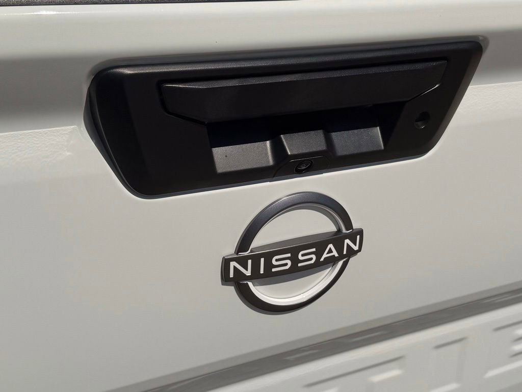 Used 2022 Nissan Frontier SV w/ Technology Package image 34