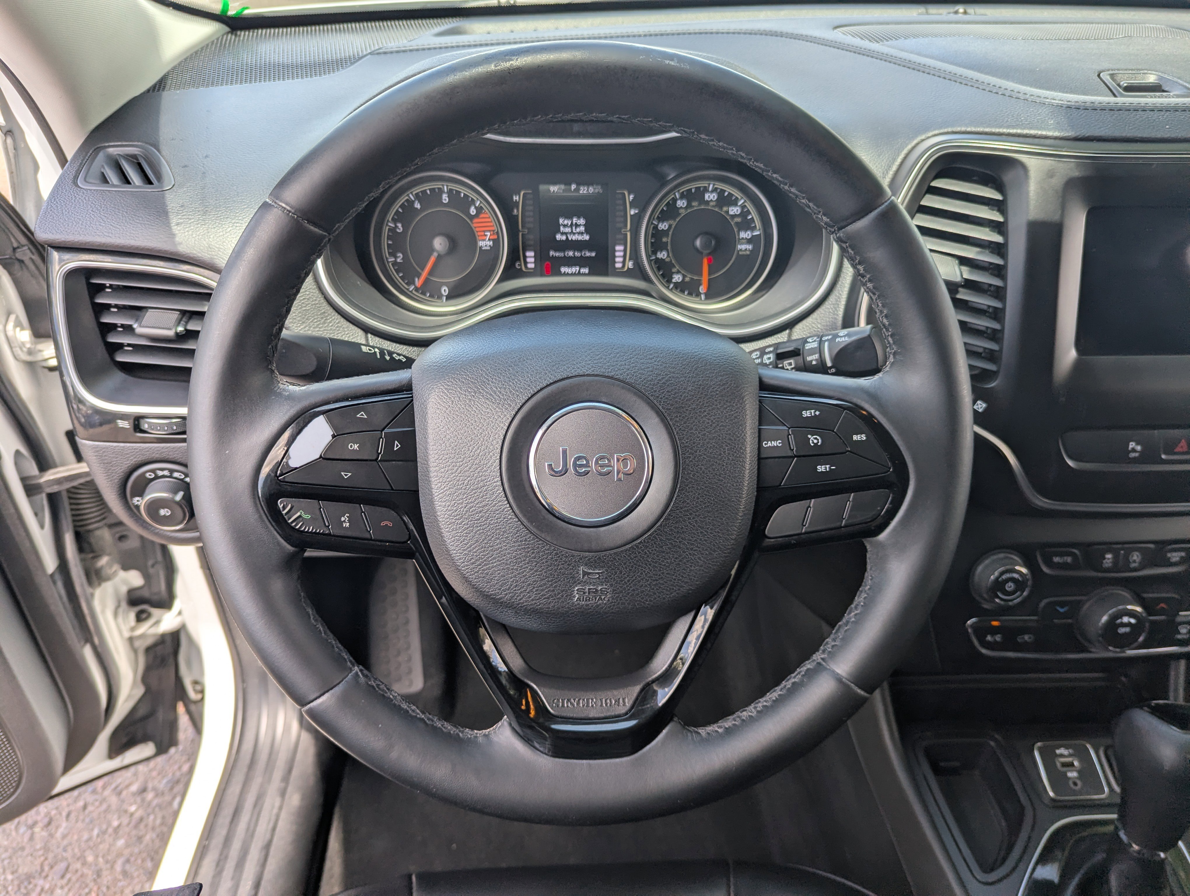 Used 2019 Jeep Cherokee Latitude Plus FWD image 20