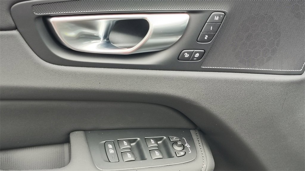 New 2026 Volvo XC60 T8 Plus w/ Protection Package Premier image 9