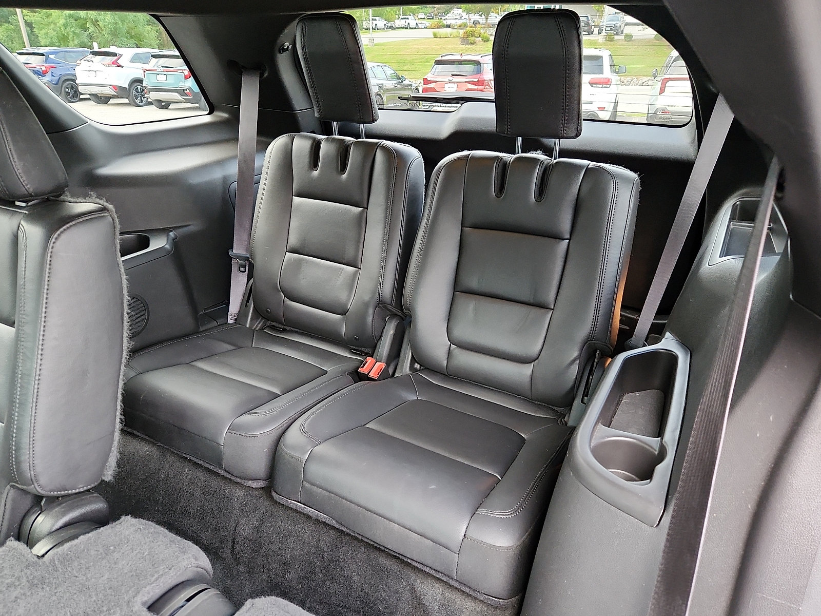 Used 2015 Ford Explorer XLT w/ Equipment Group 202B AWD/4WD image 10