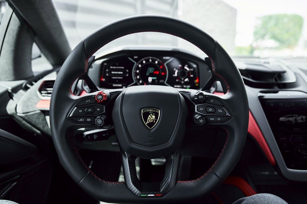 Used 2025 Lamborghini Revuelto image 51