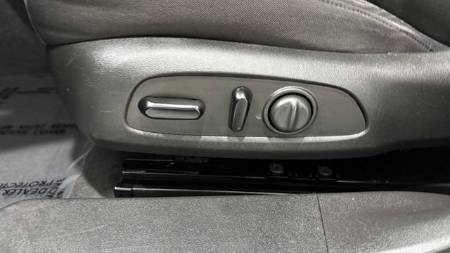 Used 2023 Chevrolet Malibu LT FWD image 12