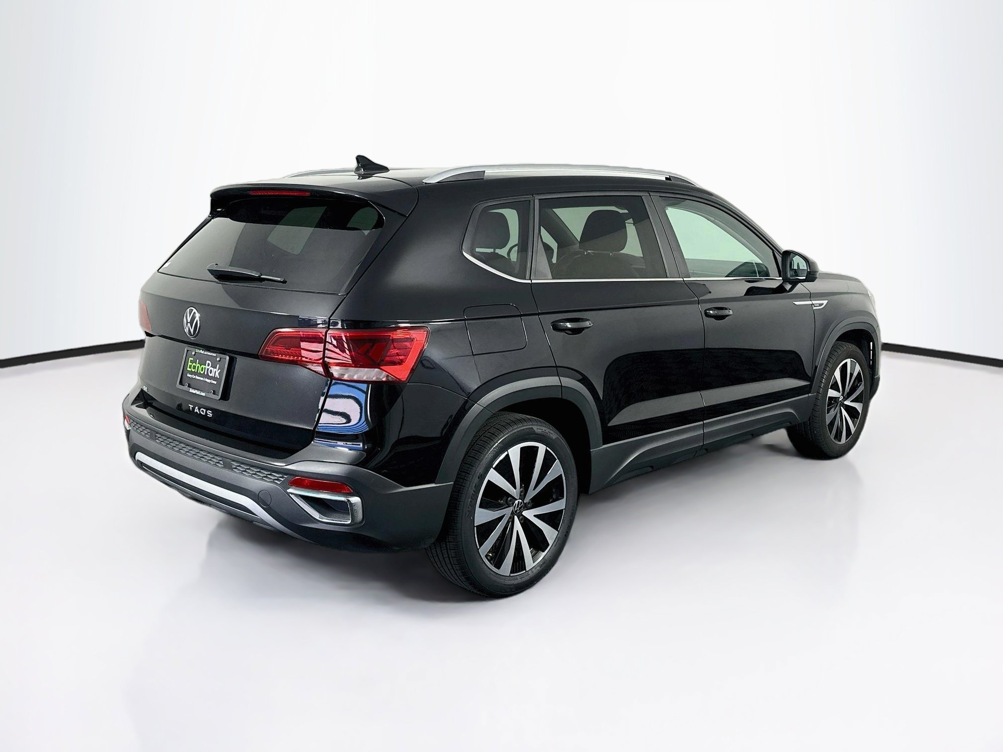 Used 2023 Volkswagen Taos SE FWD image 9