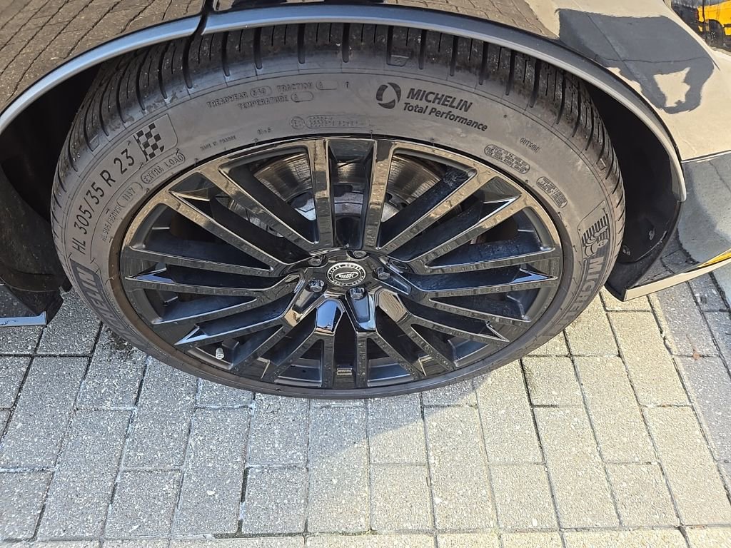 Used 2025 Land Rover Range Rover Sport SV Edition Two image 9