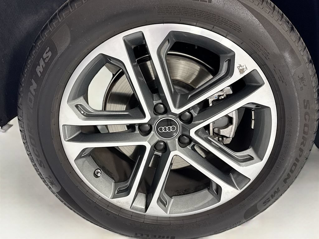 Certified 2025 Audi Q5 Premium AWD/4WD image 33