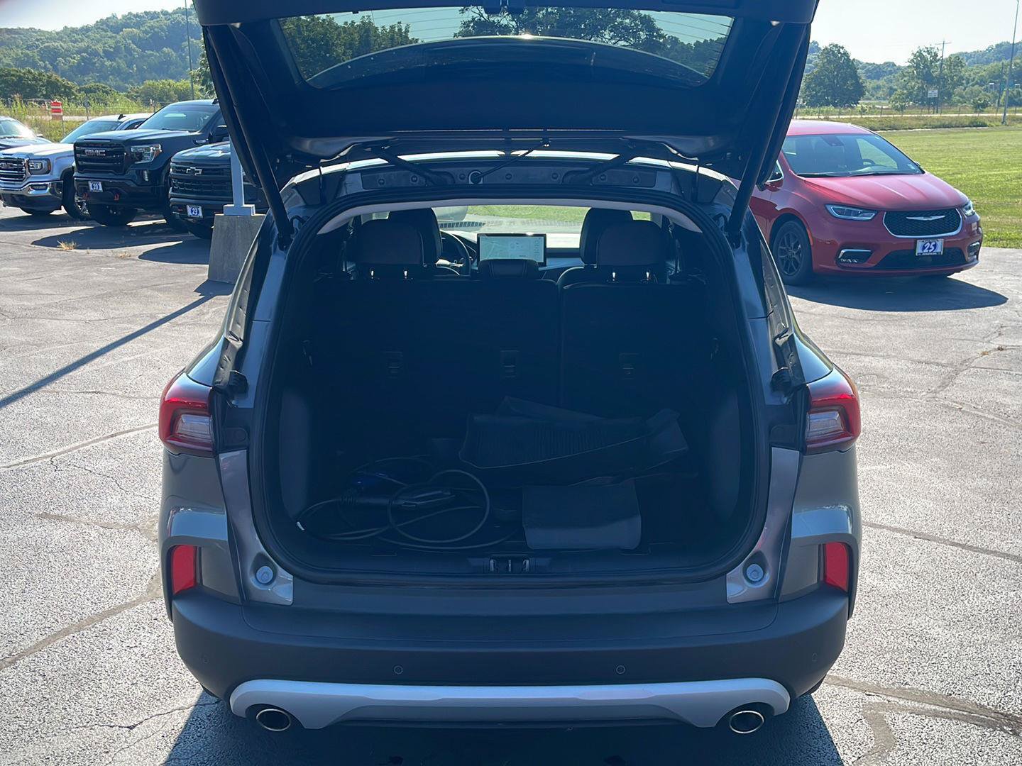 Used 2025 Ford Escape SE w/ PHEV Premium Package FWD image 28