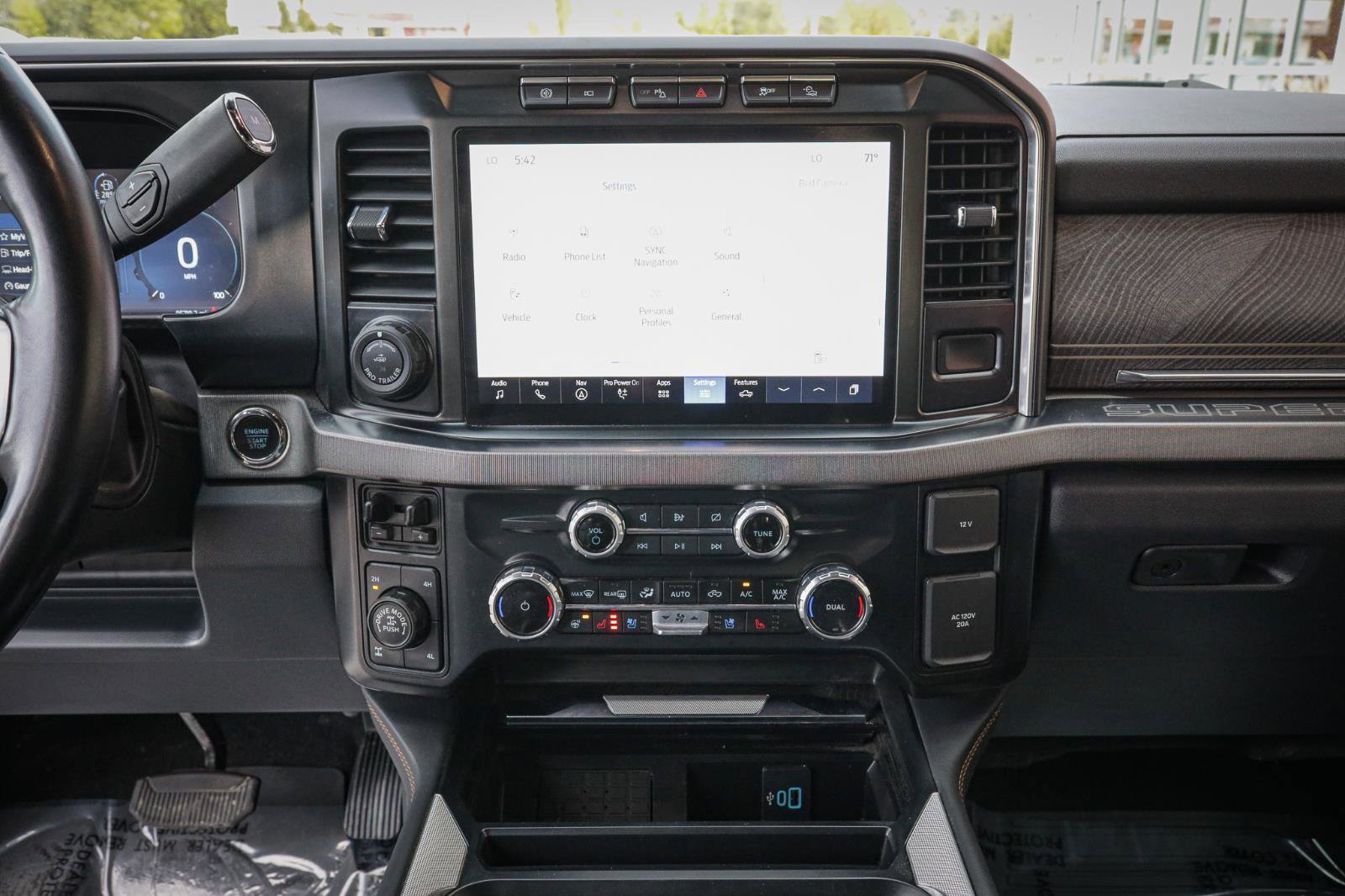 Used 2023 Ford F350 Platinum w/ Tremor Off-Road Package image 19