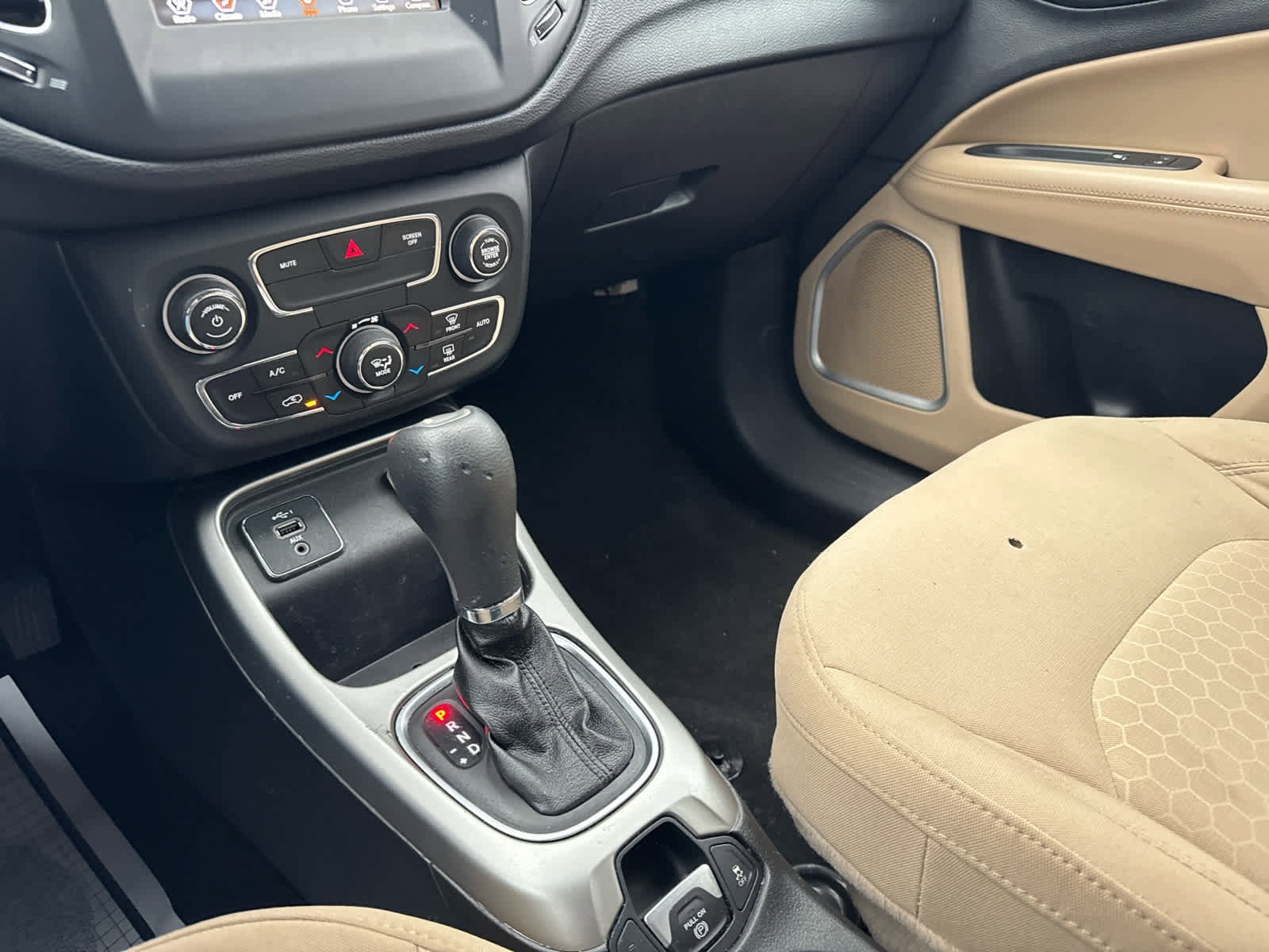 Used 2020 Jeep Compass Sport image 23