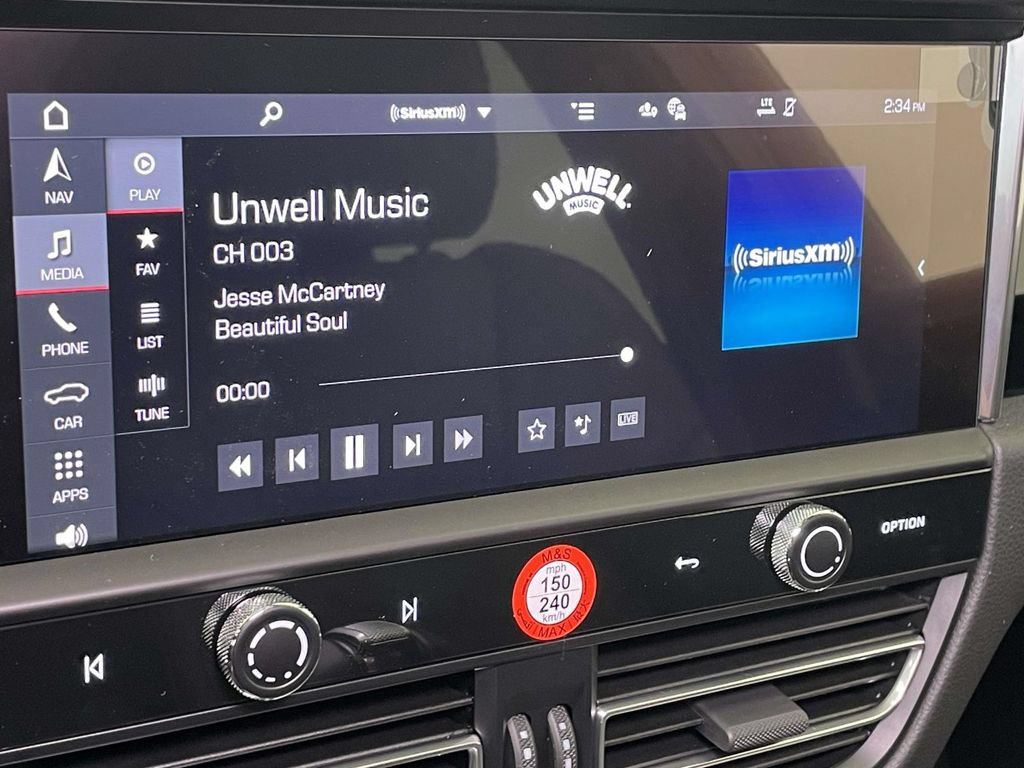 New 2026 Porsche Macan AWD/4WD image 30