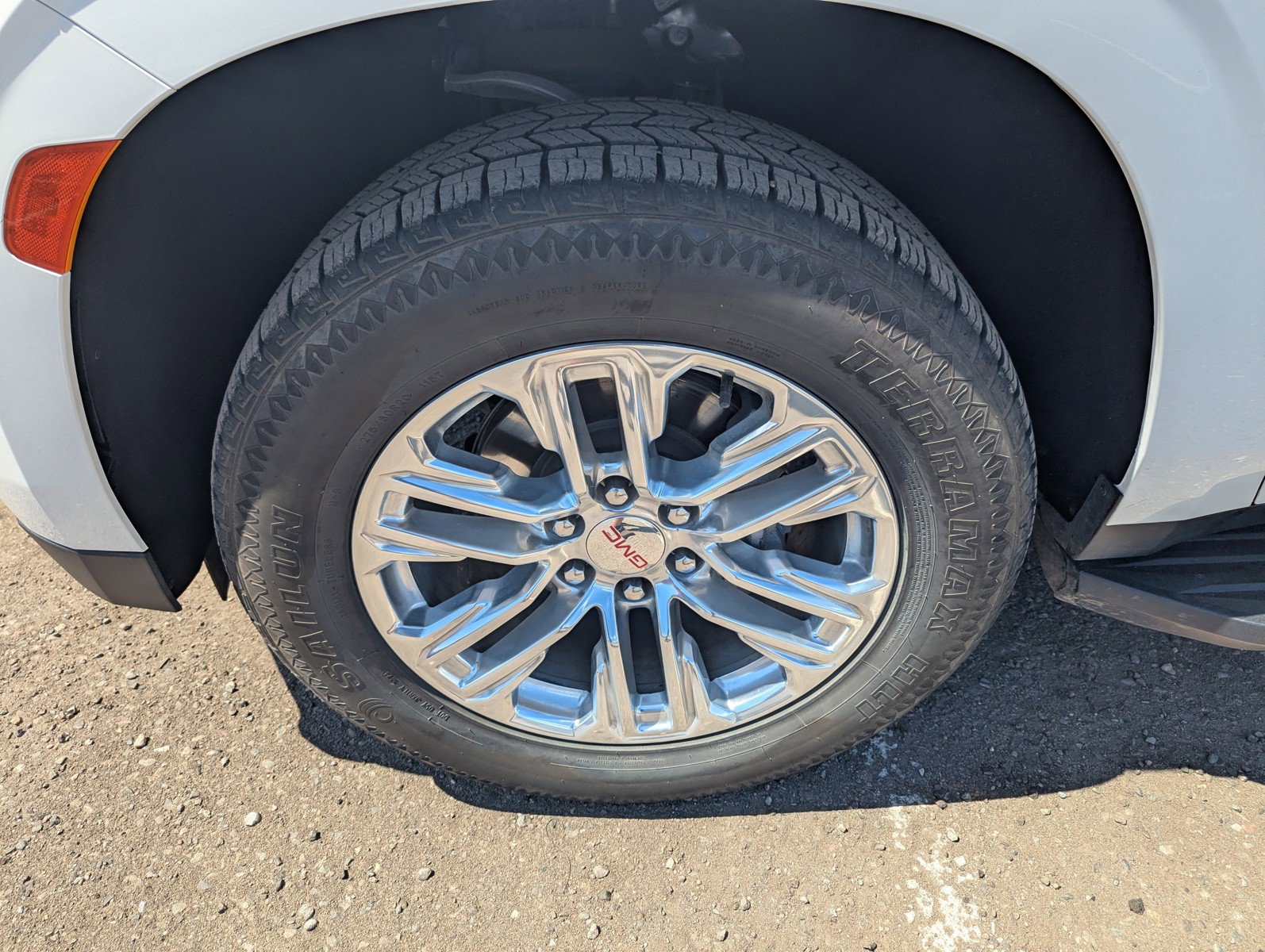 Used 2024 GMC Yukon SLT image 8