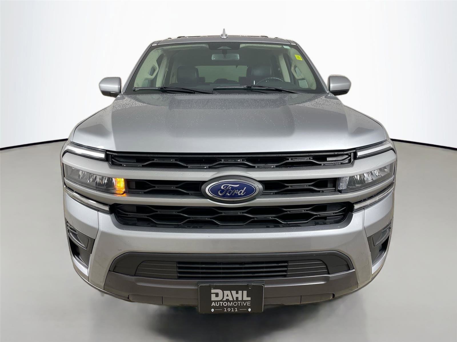Used 2024 Ford Expedition XLT image 2