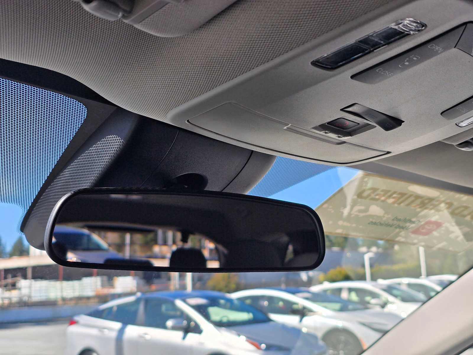 Certified 2025 Toyota Sienna LE FWD image 26