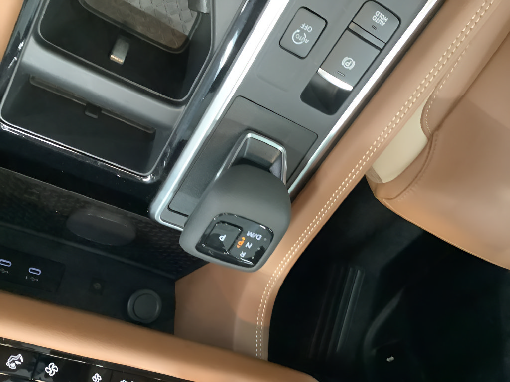 Used 2026 Nissan Pathfinder Platinum AWD/4WD image 21
