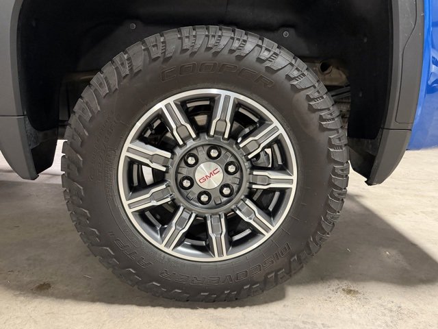 Used 2024 GMC Sierra 1500 AT4 w/ Technology Package image 9