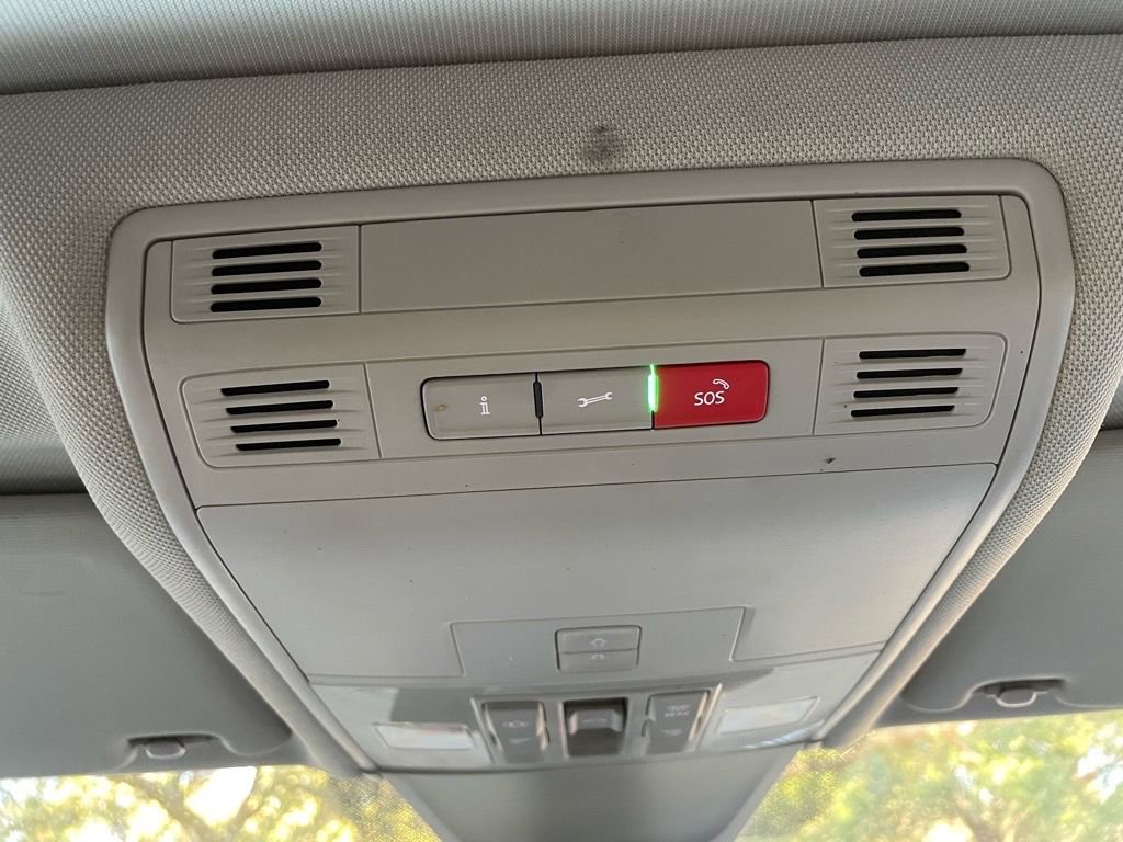 Used 2021 Volkswagen Tiguan SEL image 14