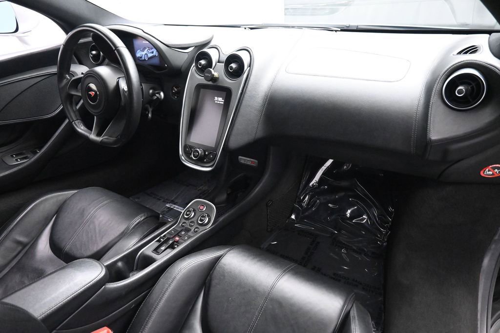 Used 2019 McLaren 570S Spider RWD image 17