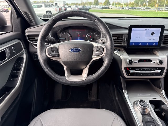 Used 2021 Ford Explorer XLT w/ Equipment Group 202A AWD/4WD image 22