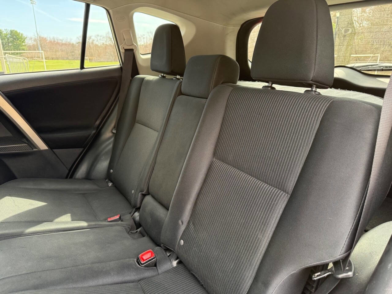 Used 2015 Toyota RAV4 LE AWD/4WD image 15