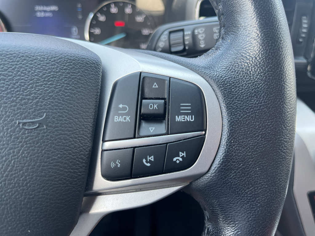 Used 2022 Ford Explorer XLT w/ Equipment Group 202A AWD/4WD image 18