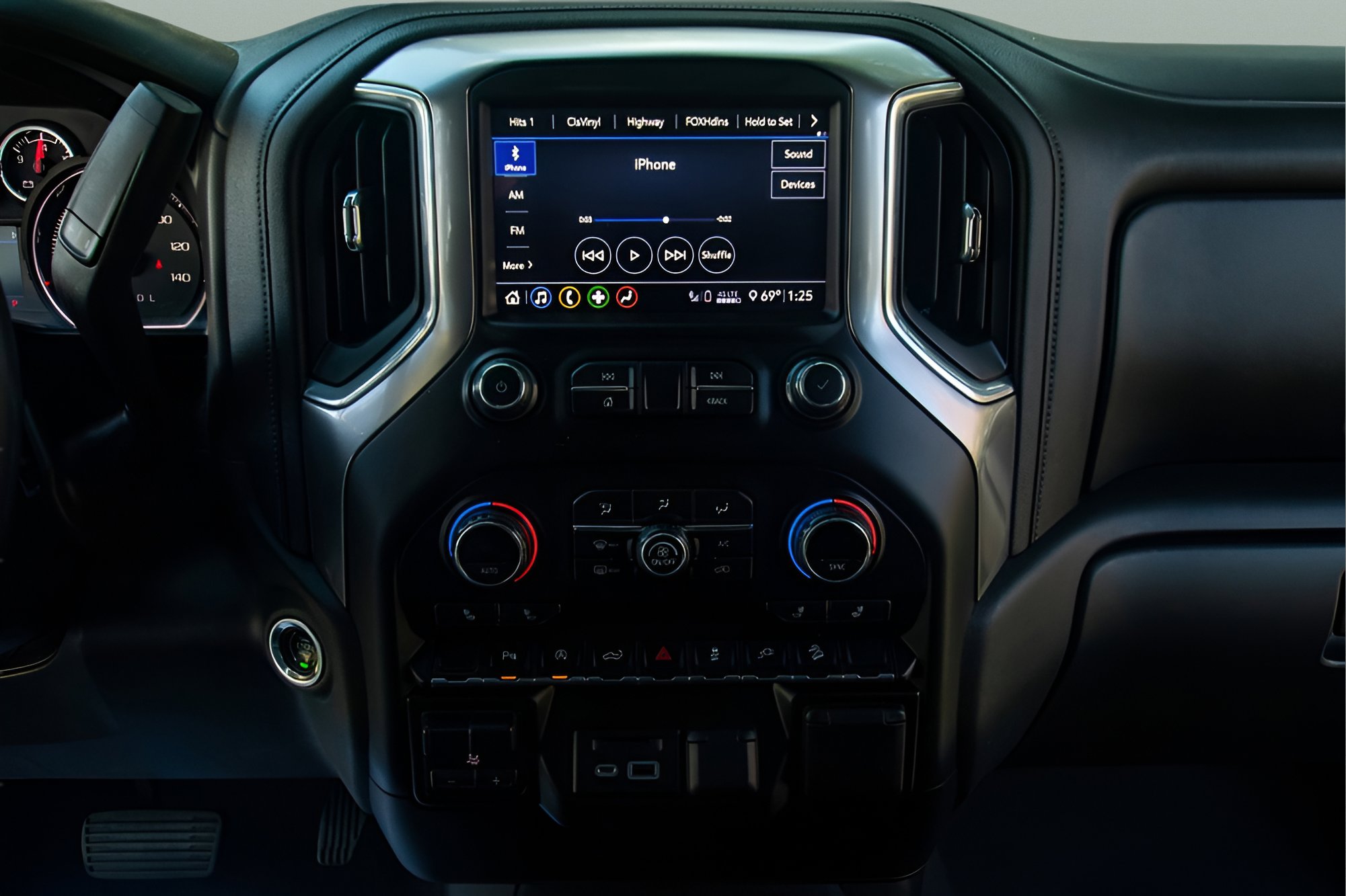 Used 2020 Chevrolet Silverado 1500 LT w/ All-Star Edition image 32