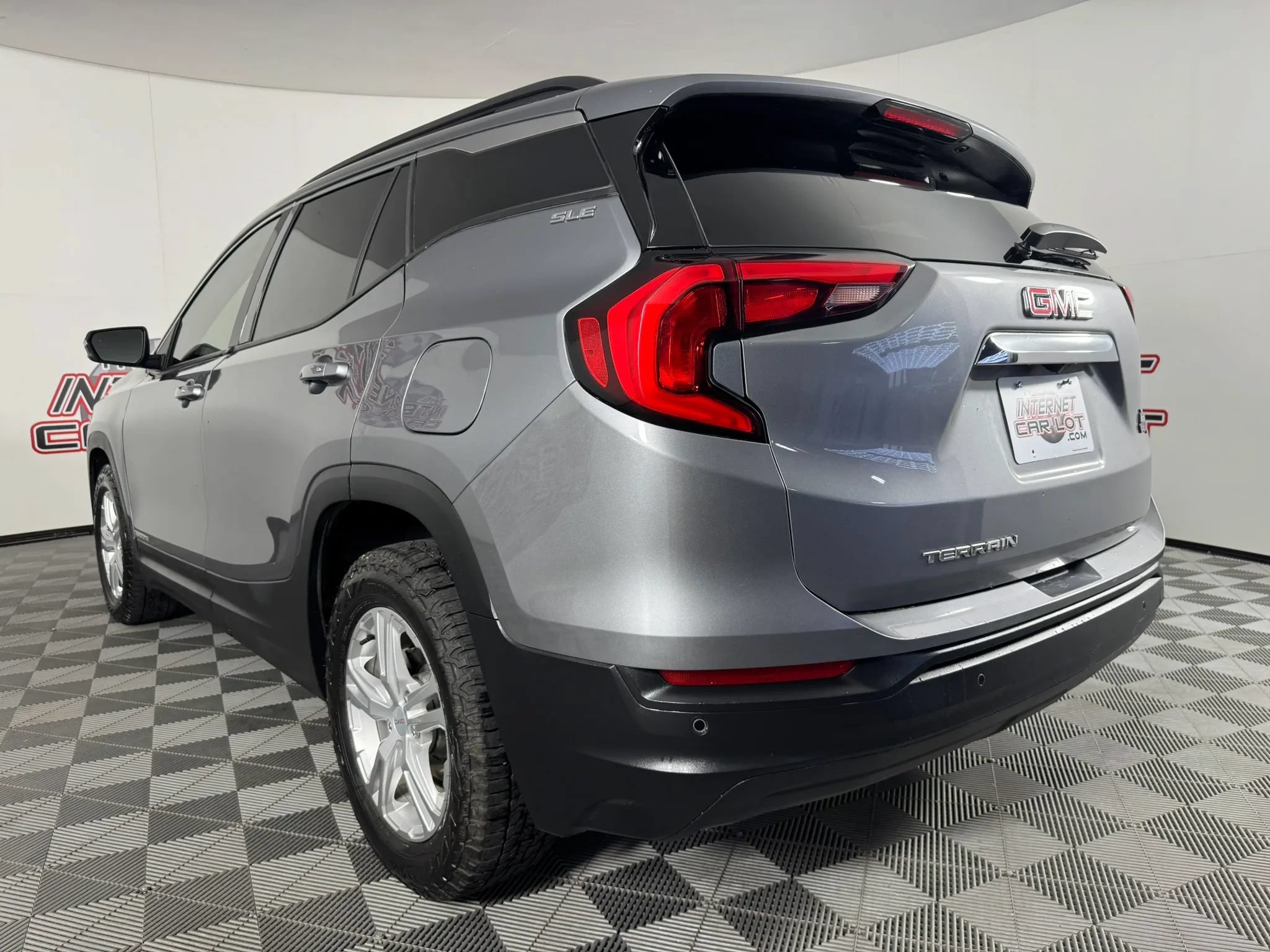 Used 2020 GMC Terrain SLE w/ Driver Convenience Package FWD image 26