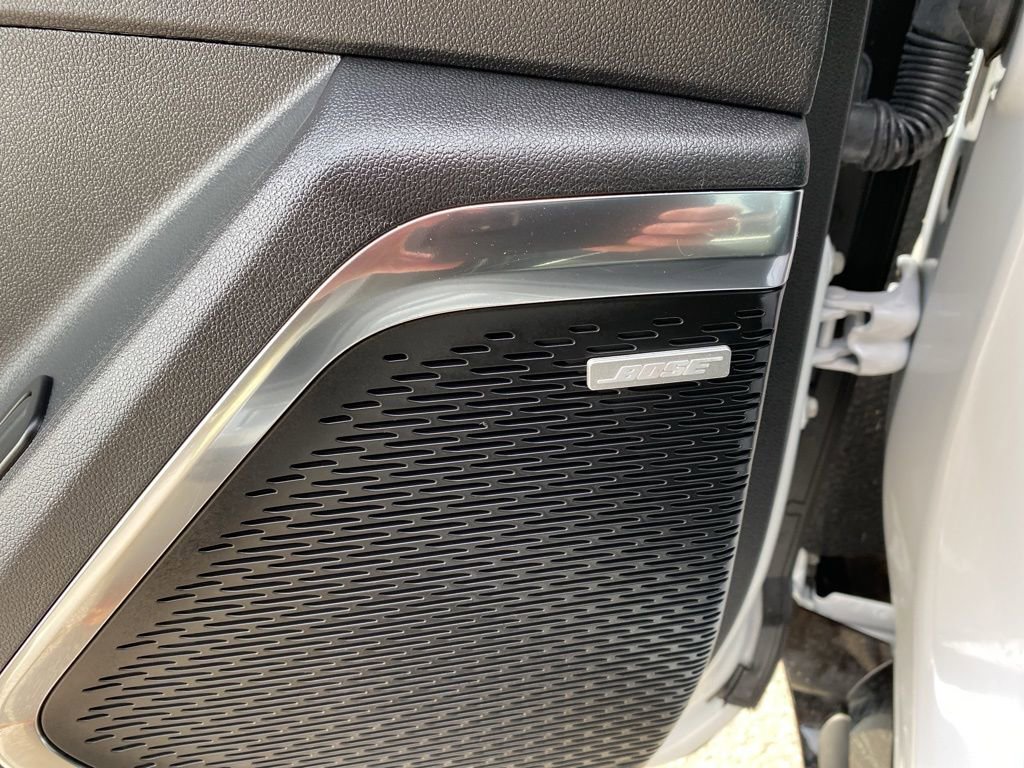 Used 2025 GMC Acadia Denali w/ LPO, Floor Liner Package AWD/4WD image 13