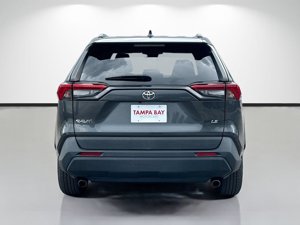 Used 2020 Toyota RAV4 LE FWD image 4