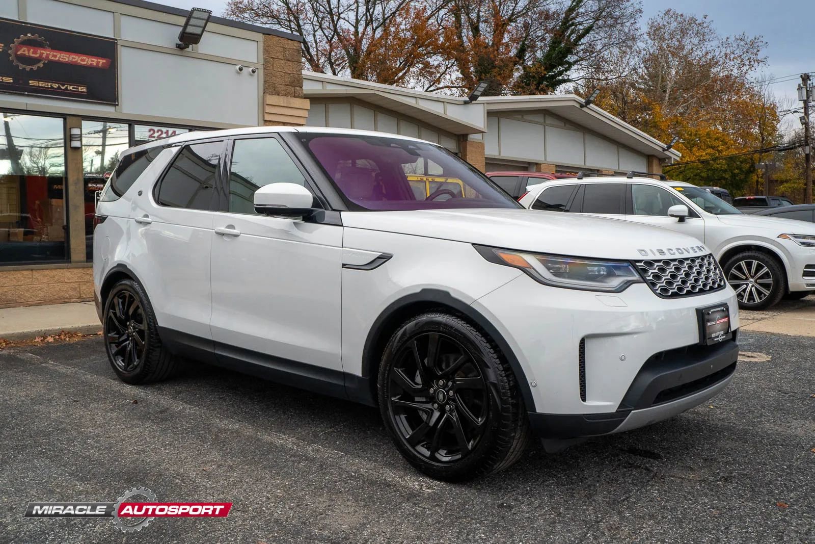 Used 2022 Land Rover Discovery S image 9