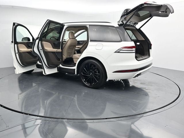 Used 2023 Lincoln Aviator Reserve w/ Equipment Group 201A AWD/4WD image 43