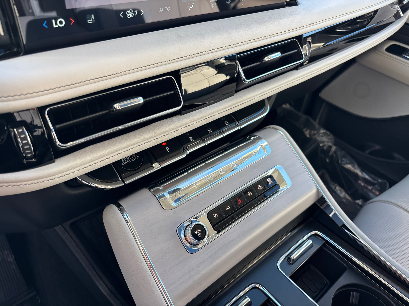 New 2027 Lincoln Aviator Reserve AWD/4WD image 21
